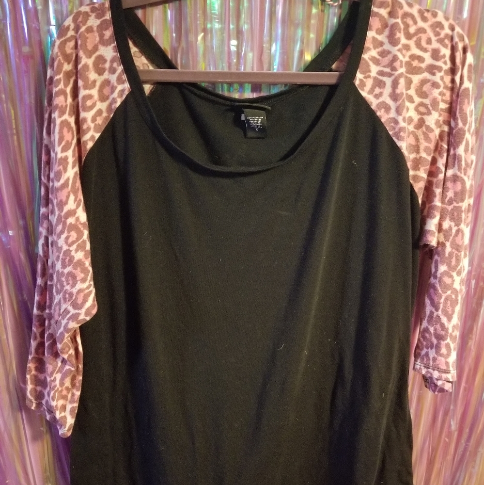 Torrid 3/4 sleeve with animal print sleeve